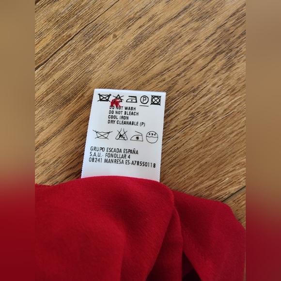 $750 NWT Escada Women Sleeveless Solid 100% Silk Tank Top Sheer Red Size 40 - Picture 8 of 10